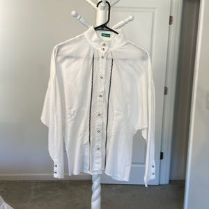 Brand:Chicca’s Size:M,Color: white,little lines black.long sleeves, like new.